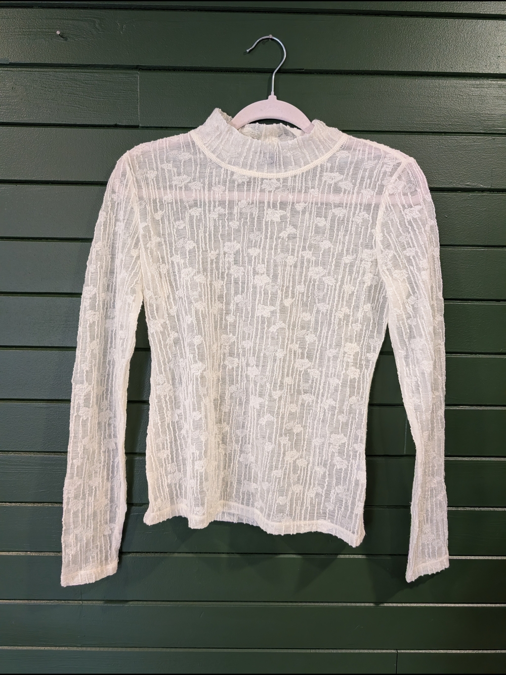 RW&CO. White Lace Mock-Neck Long Sleeve Top